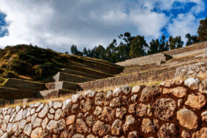 Caminata de Medio Día desde Chinchero hacia Urquillos