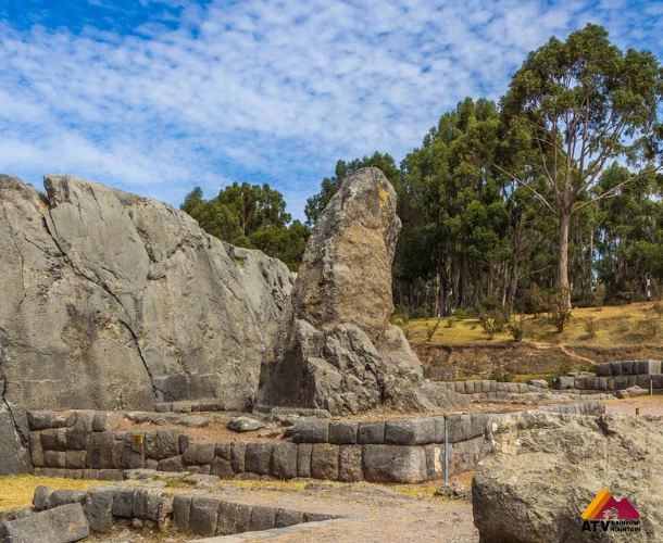 Majestuosidad de la Fortaleza de Sacsayhuamán