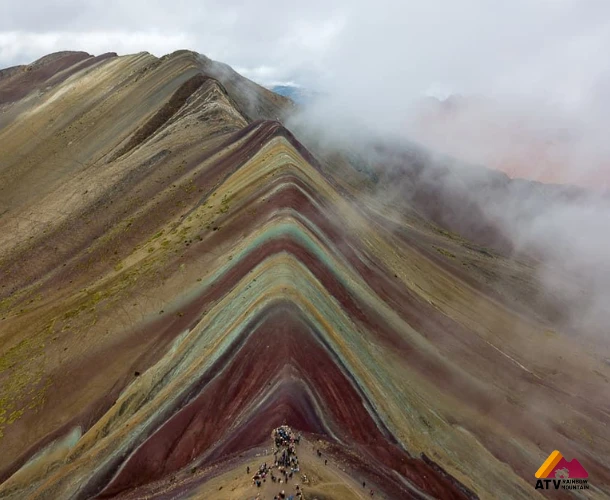 Vinicunca: La Montaña Arcoíris de Colores