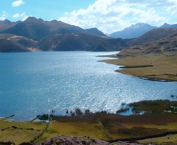 La Imponente Laguna Pomacanchi