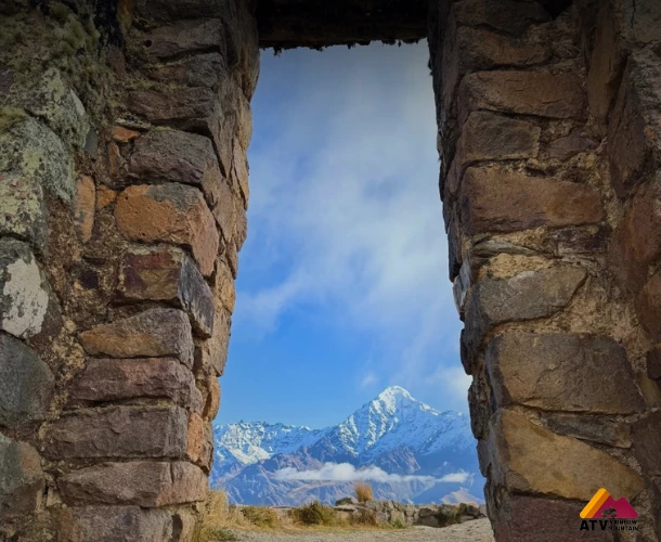 Ventana a la Majestuosidad del Nevado