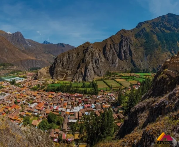 Ollantaytambo: Las Monumentales Terrazas Incas