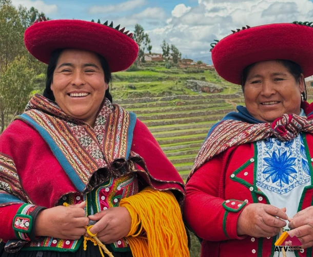 Chinchero: Una Explosión de Color y Tradición