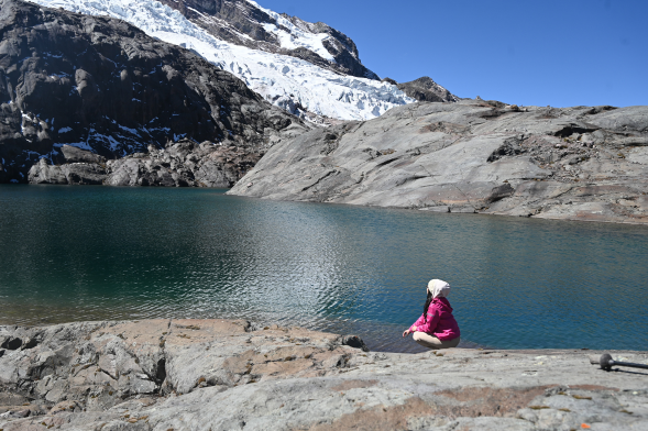 Full-Day Trek to Ausangate Mountain – Explore Glaciers, Lagoons & Andean Adventure