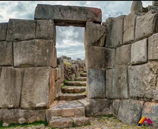 Sacsayhuamán: Fortaleza de Piedra Gigante