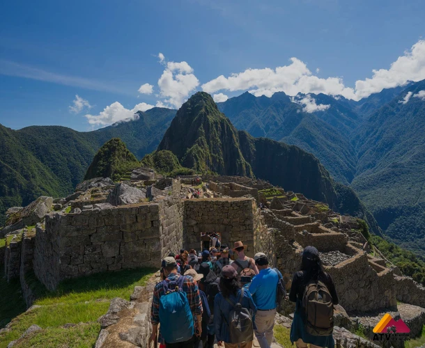 Guided Exploration of the Inca Citadel