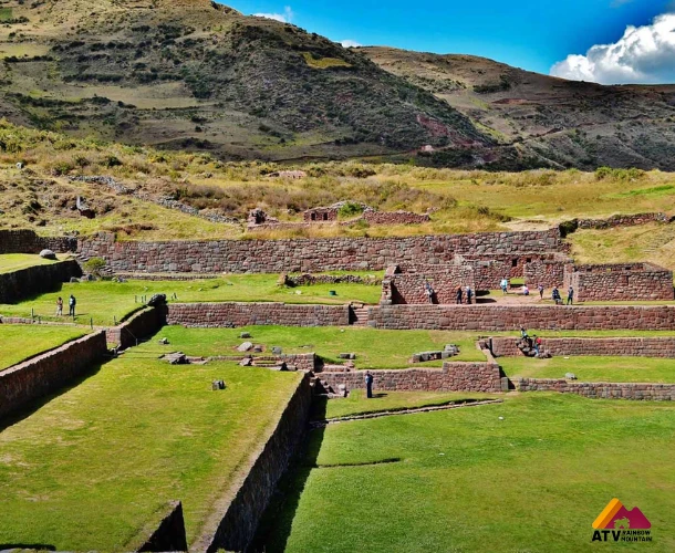 Vistas Panorámicas del Complejo Tipón