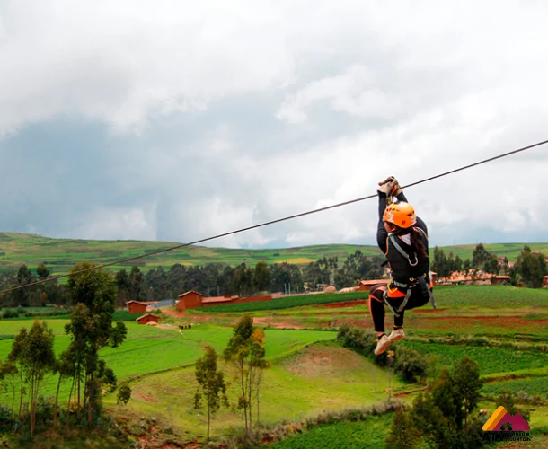Aventura Aérea sobre los Campos del Valle